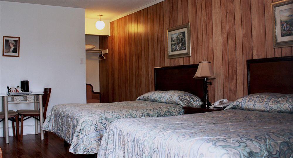 Lake City Motel Dartmouth Екстериор снимка