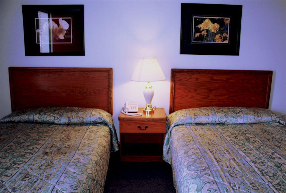 Lake City Motel Dartmouth Екстериор снимка