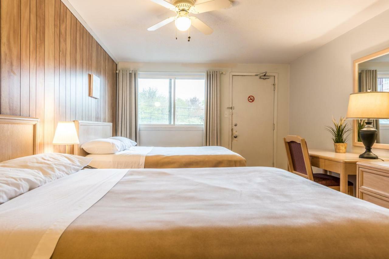 Lake City Motel Dartmouth Екстериор снимка