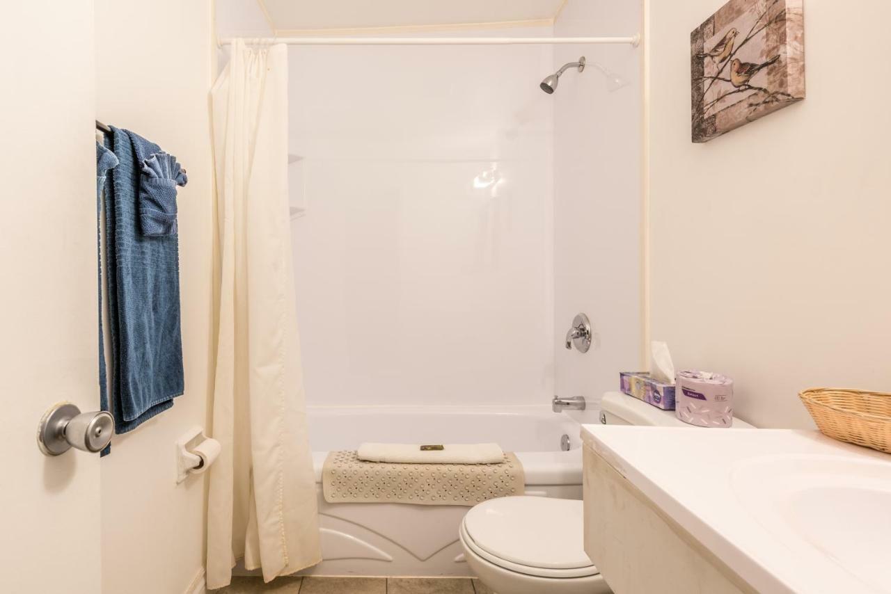 Lake City Motel Dartmouth Екстериор снимка