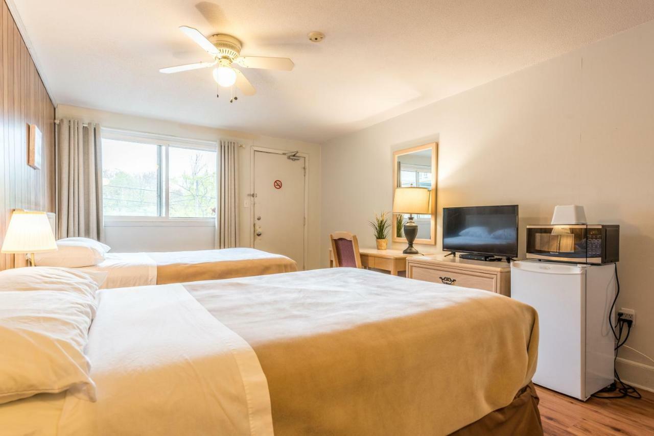Lake City Motel Dartmouth Екстериор снимка