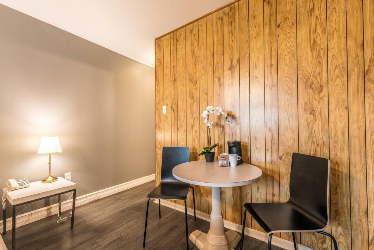 Lake City Motel Dartmouth Екстериор снимка