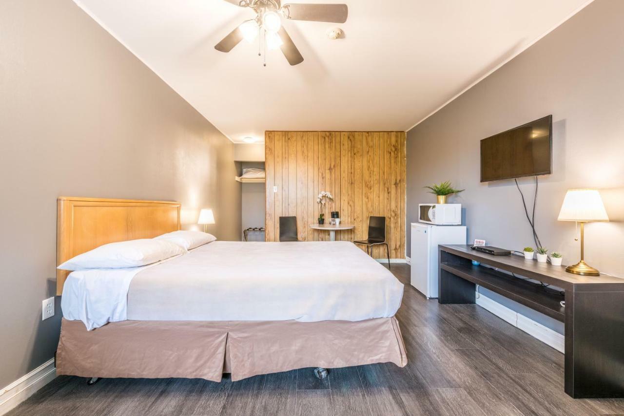 Lake City Motel Dartmouth Екстериор снимка